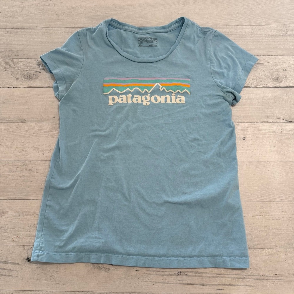 Patagonia girls light blue logo Tshirt size 10